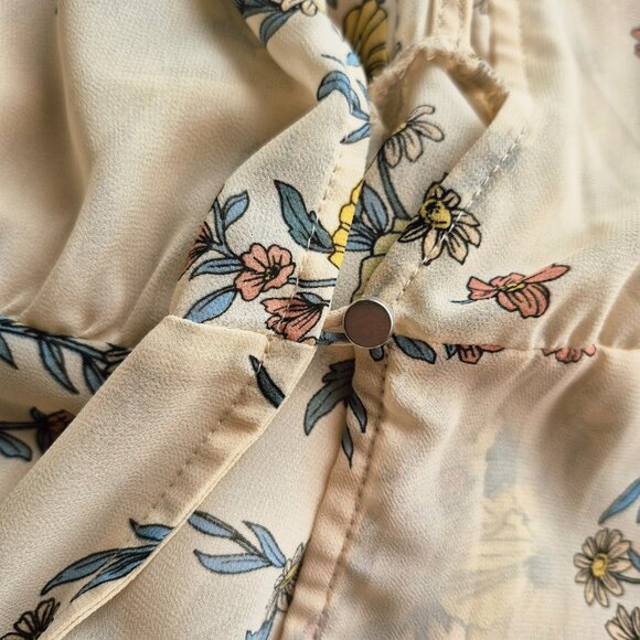 Forever 21 Contemporary Floral Blouse Large - Picture 9 of 14